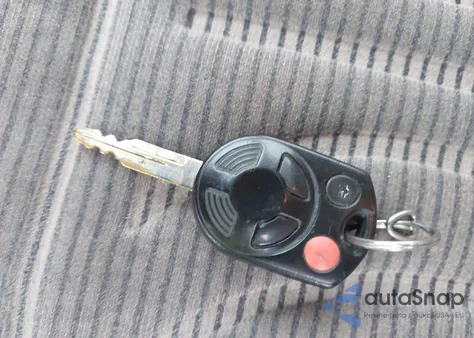 2011 Ford Escape Xlt z USA, uszkodzony, nr VIN 1FMCU0D76BKA93957